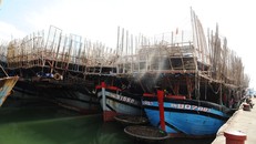 Tàu câu mực chìm ở quần đảo Trường Sa, 3 ngư dân mất tích