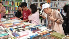 Khai mạc Hội sách ‘Hà Nội – Thành phố vì hòa bình’