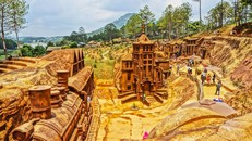 Đường hầm đất sét duy nhất tại Việt Nam còn có tên gọi là gì?