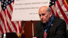 Nghị sỹ mắc COVID-19, Bộ trưởng Tư pháp Mỹ phải cách ly