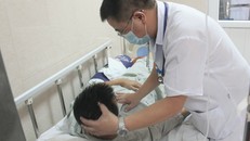 Nam thanh niên nguy kịch sau khi ăn tiết canh lợn