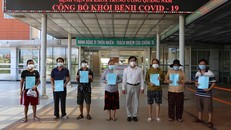 Bệnh nhân Covid-19 xuất viện tại BVĐK TƯ Quảng Nam - Ảnh: Đại đoàn kết