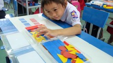 Trẻ 'còng lưng' học chữ, phụ huynh bế tắc vì Tiếng Việt 1 quá khó