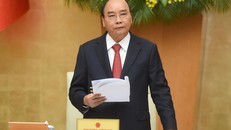 Thủ tướng nhấn mạnh tinh thần ‘vaccine + 5K’. Ảnh VGP/Quang Hiếu