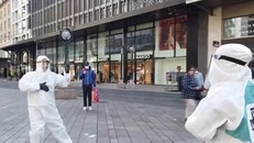 [Video] Vũ điệu 'giãn cách' thời COVID-19 kết nối tâm hồn nghệ thuật