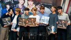 Các thành viên nhóm nhạc BTS tham dự một sự kiện ở Seoul, Hàn Quốc. Ảnh tư liệu: YONHAP/TTXVN