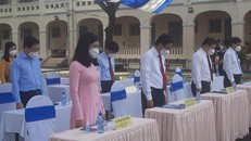 Mặc niệm bệnh nhân mất vì COVID-19 trong lễ khai giảng đặc biệt tại TP HCM