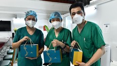 Gần 30.000 bánh trung thu đến với y, bác sĩ đang chống dịch tại phía Nam