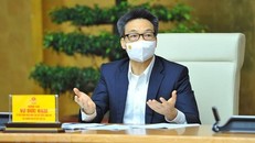 Phó Thủ tướng Vũ Đức Đam, Phó Trưởng Ban Chỉ đạo Quốc gia chủ trì cuộc họp Ban Chỉ đạo Quốc gia phòng, chống dịch COVID-19 bàn về Chiến lược tổng thể ứng phó hiệu quả với dịch bệnh COVID-19; kế hoạch đầu tư mua sắm vaccine, thuốc, trang thiết bị, sinh phẩm phục vụ phòng, chống dịch theo các cấp độ. (Ảnh: Minh Đức/TTXVN)