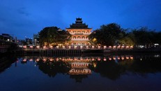 Tại điểm cầu chùa Pháp Hoa, mọi công tác chuẩn bị đã được hoàn thiện. Tại đây sẽ có khoảng 3.000 chiếc đèn hoa đăng được chuẩn bị để phục vụ Lễ tưởng niệm. Ảnh: Hoàng Tuyết/Báo Tin tức