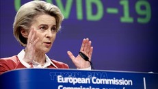 Chủ tịch Ủy ban châu Âu (EC) Ursula von der Leyen tại cuộc họp báo ở Brussels, Bỉ. Ảnh: THX/TTXVN