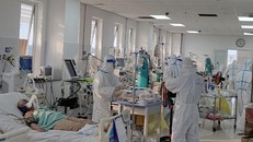 Bảo vệ người thuộc nhóm nguy cơ cao, tăng cường điều trị, giảm tử vong do COVID-19