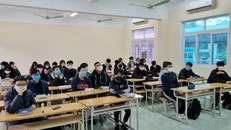 Học sinh trường Cao đẳng Điện tử - Điện lạnh trở lại trường học.