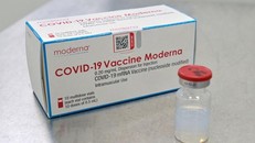 Vaccine ngừa COVID-19 của Moderna. (Ảnh: AFP/TTXVN)