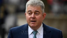 Bộ trưởng Anh phụ trách vấn đề Bắc Ireland Brandon Lewis. Ảnh: AFP/TTXVN