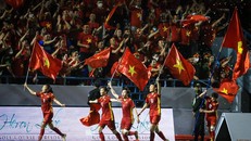 Đội tuyển nữ Việt Nam ăn mừng tấm huy chương vàng SEA Games 31. (Ảnh: PV/Vietnam+)