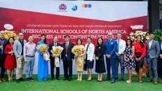 Đại diện lãnh đạo Tập đoàn NHG và Ban Giám hiệu trường SNA tại buổi lễ - Ảnh: VGP/MT