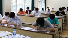 Thí sinh tham dự kỳ thi đánh giá tư duy của Trường ĐH Bách khoa Hà Nội. Ảnh tư liệu: TTXVN