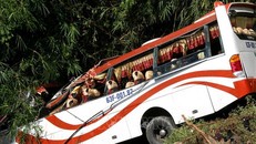 Hiện trường tai nạn xe khách rơi xuống vực tại Bình Thuận.