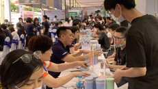 Thí sinh cần cân nhắc kỹ khi đăng ký nguyện vọng xét tuyển. Ảnh: Lê Vân