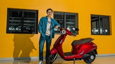 Giới trẻ Việt háo hức chờ nhận 'xe máy điện quốc dân' VinFast Evo200