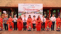 Cắt băng khai mạc triển lãm. Ảnh: Thanh Tùng/TTXVN