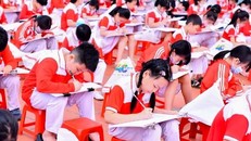 Học sinh trường tiểu học Trần Hưng Đạo, thành phố Hạ Long hưởng ứng cuộc thi vẽ tranh với chủ đề “Thiếu nhi Việt Nam - Mừng đại hội Đoàn”. Ảnh: dangcongsan.vn