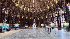 VCCA tổ chức trưng bày nghệ thuật 'Lễ hội sắc màu của biển' tại Grand World Phú Quốc