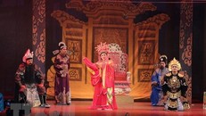 Một cảnh trong vở diễn của Nhà hát Cải lương Trần Hữu Trang. Ảnh tư liệu: TTXVN