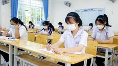 Các thí sinh làm bài thi môn Ngoại ngữ tại điểm thi Trường THPT Trần Nguyên Hãn, thành phố Vũng Tàu. Ảnh tư liệu: Hoàng Nhị/TTXVN