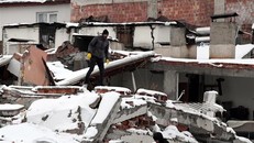 Cảnh đổ nát sau trận động đất tại Kahramanmaras, Thổ Nhĩ Kỳ, ngày 7/2/2023. (Ảnh: THX/TTXVN)