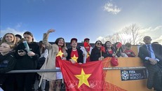 Người hâm mộ đến động viên cổ vũ cho đội tuyển bóng đá nữ Việt Nam. Ảnh: Trương Anh Ngọc/PV TTXVN từ New Zealand