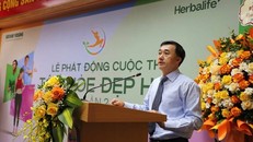 Thứ trưởng Bộ Y tế Trần Văn Thuấn phát biểu tại buổi lễ phát động Cuộc thi. (Ảnh: PV/Vietnam+)