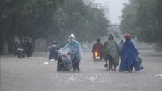 Mưa lớn gây ngập úng nhiều tuyến đường ở thành phố Hải Phòng. Ảnh: Hoàng Ngọc/TTXVN