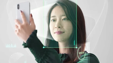 4 trường hợp bắt buộc phải ra ngân hàng. (Ảnh: Vietnam+)