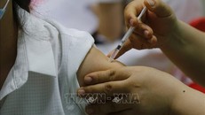 Tiêm vaccine phòng COVID-19 cho người dân. Ảnh tư liệu: TTXVN