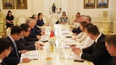 Chánh án Tòa án Nhân dân Tối cao Nguyễn Hòa Bình hội đàm với Chánh án Tòa án Tối cao Liên bang Nga, Irina Podnosova.