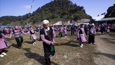 Lễ hội Gầu Tào truyền thống của người Mông ở Hòa Bình. Ảnh minh họa: Trọng Đạt/TTXVN