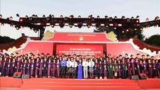 Ghi danh sổ vàng 100 thủ khoa xuất sắc Thủ đô Hà Nội