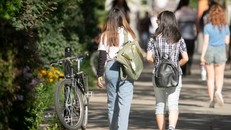 Canada siết chặt tiếp nhận sinh viên nước ngoài: Cơ hội mới từ những thách thức