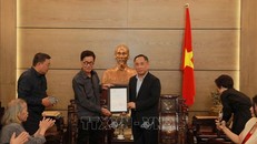 Bảo tàng Mỹ thuật Việt Nam tiếp nhận tranh về Điện Biên Phủ và Hà Nội