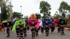 Trên 1.000 nghệ nhân dân tộc thiểu số "khoe sắc" tại Lễ hội đường phố