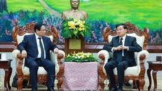 Thủ tướng Phạm Minh Chính gặp Lãnh đạo CHDCND Lào