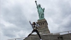 Nguyên nhân khiến nhiều quốc gia đồng loạt cảnh báo về nhập cảnh Mỹ