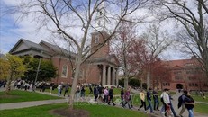 Du học sinh tại Mỹ sống trong nỗi lo bị tước thị thực và trục xuất không rõ lý do