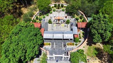 Tháng Tư rực rỡ cờ hoa và lòng biết ơn ở Ngã ba Đồng Lộc