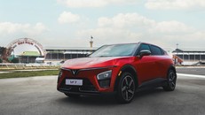 VinFast VF 7 có gì mà cả người dùng và chuyên gia ô tô đều khen nức nở?