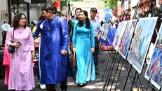 Phát triển áo dài trở thành "chất liệu sống" cho du lịch 