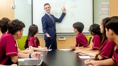 Quy định mới về dạy và học bằng tiếng nước ngoài