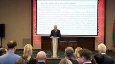 Phó Thủ tướng Belarus Anatoly Aleksandrovich Sivak phát biểu tại buổi lễ. 